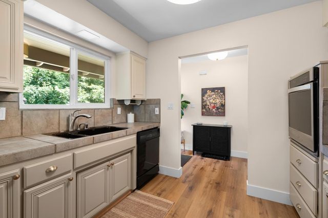 1803 Tanglewood Ln, Roseville, CA 95661