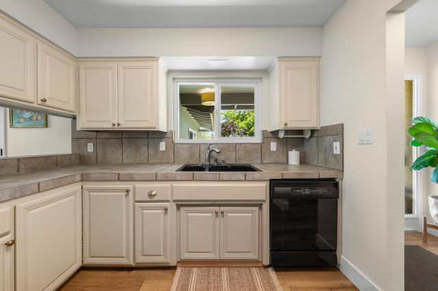 1803 Tanglewood Ln, Roseville, CA 95661