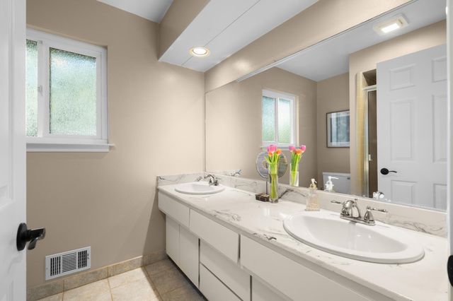 1803 Tanglewood Ln, Roseville, CA 95661
