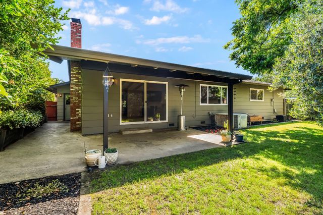 1803 Tanglewood Ln, Roseville, CA 95661
