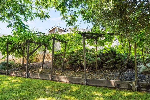1803 Tanglewood Ln, Roseville, CA 95661