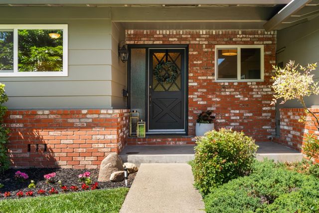 1803 Tanglewood Ln, Roseville, CA 95661