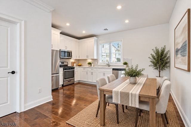112 Cacciola Pl A, Westfield Town, NJ 07090