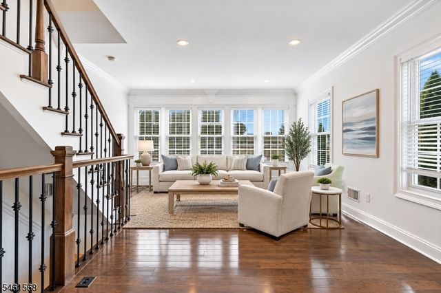 112 Cacciola Pl A, Westfield Town, NJ 07090