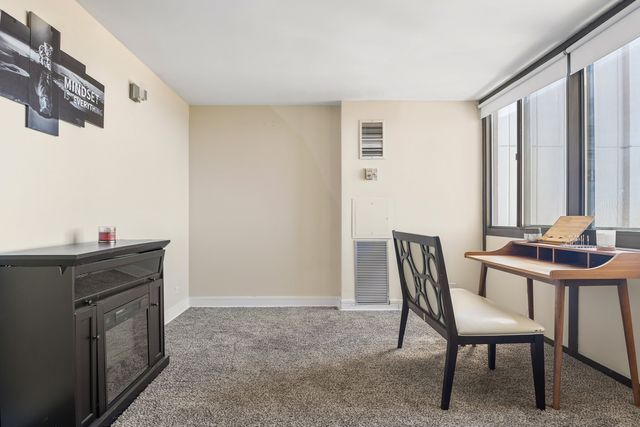 4800 S Lake Park Avenue 2005, Chicago, IL 60615