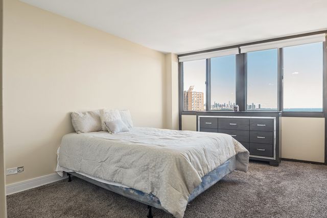 4800 S Lake Park Avenue 2005, Chicago, IL 60615