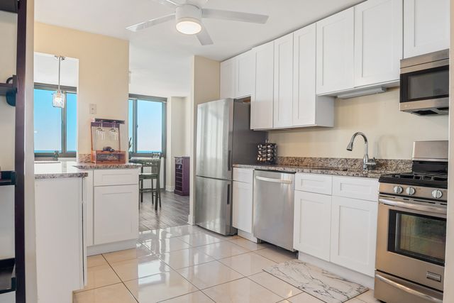 4800 S Lake Park Avenue 2005, Chicago, IL 60615