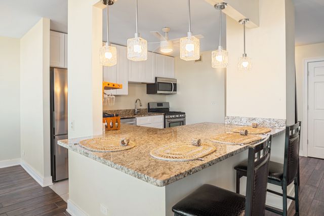 4800 S Lake Park Avenue 2005, Chicago, IL 60615