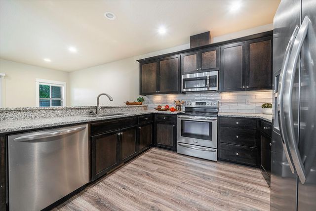 3860 Creek View Drive, Medford, OR 97504