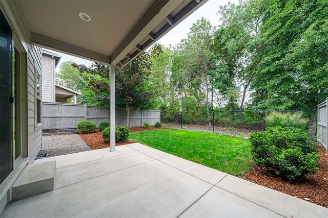 3860 Creek View Drive, Medford, OR 97504