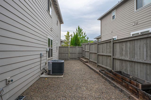 3860 Creek View Drive, Medford, OR 97504