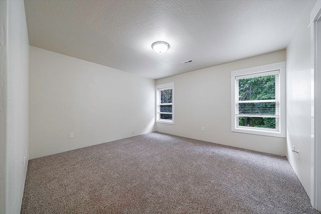 3860 Creek View Drive, Medford, OR 97504