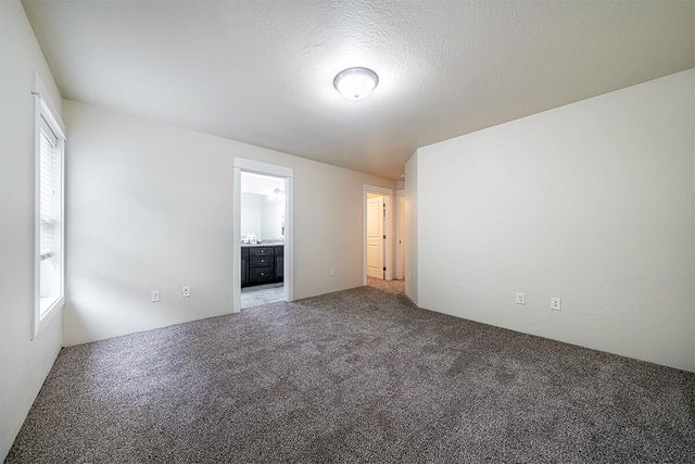 3860 Creek View Drive, Medford, OR 97504