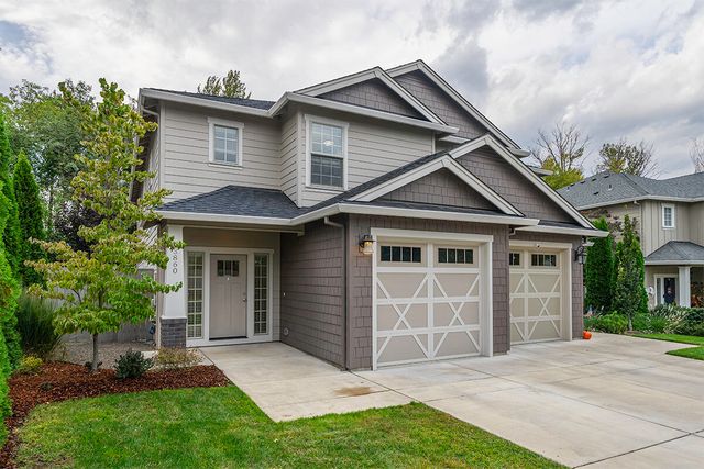 3860 Creek View Drive, Medford, OR 97504