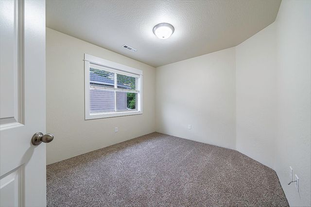 3860 Creek View Drive, Medford, OR 97504