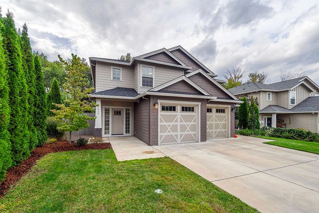 3860 Creek View Drive, Medford, OR 97504