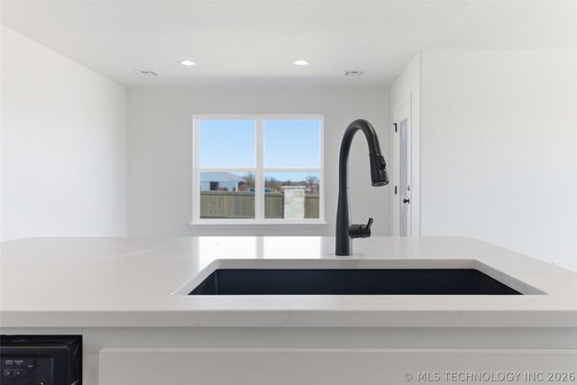 12513 N 134 Avenue, Owasso, OK 74021