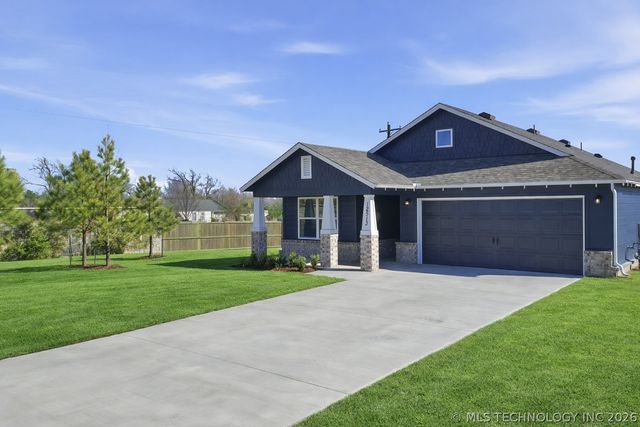 12513 N 134 Avenue, Owasso, OK 74021