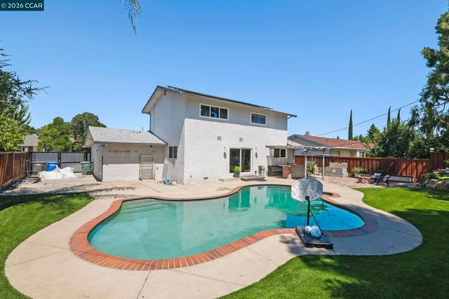 1325 Sumac Cir, Concord, CA 94521