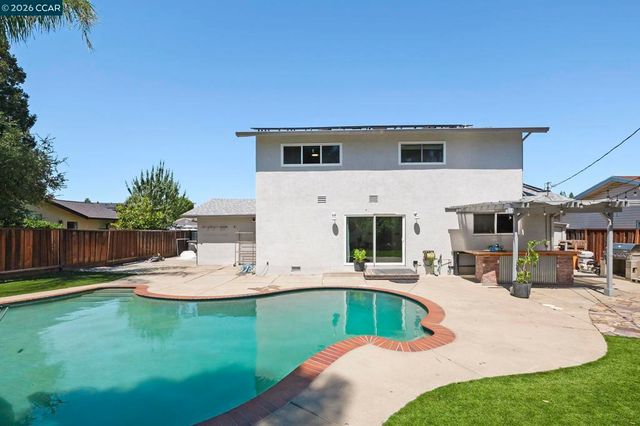 1325 Sumac Cir, Concord, CA 94521