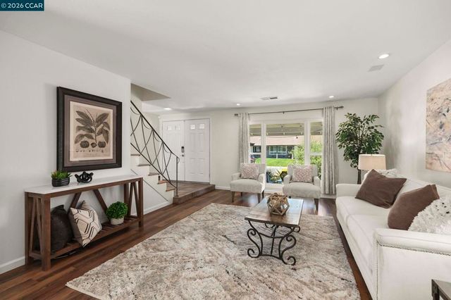 1325 Sumac Cir, Concord, CA 94521