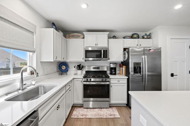 1337 Coffeetree Drive, Woodruff, SC 29388