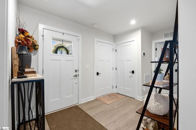 1337 Coffeetree Drive, Woodruff, SC 29388