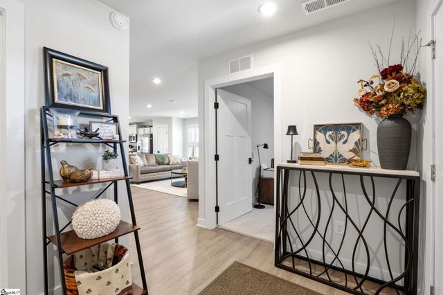 1337 Coffeetree Drive, Woodruff, SC 29388