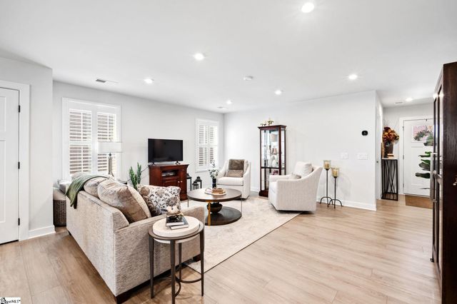 1337 Coffeetree Drive, Woodruff, SC 29388
