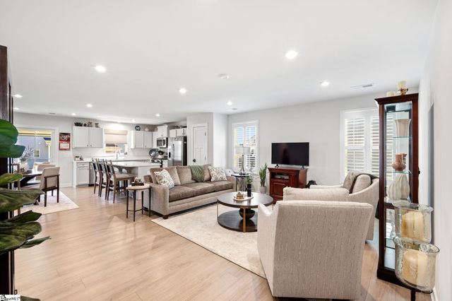 1337 Coffeetree Drive, Woodruff, SC 29388