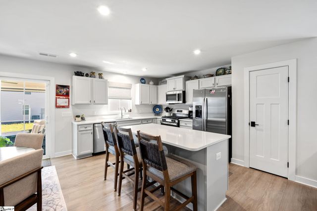 1337 Coffeetree Drive, Woodruff, SC 29388