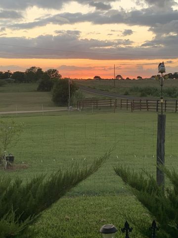 12405 Fm 532, Hallettsville, TX 77964