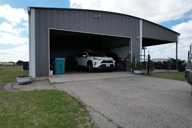 12405 Fm 532, Hallettsville, TX 77964