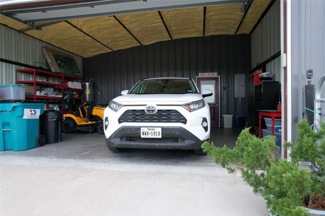 12405 Fm 532, Hallettsville, TX 77964