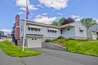 20 Hendom Dr, Agawam, MA 01030