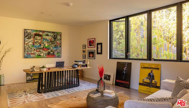 7681 Willow Glen Road, Los Angeles, CA 90046