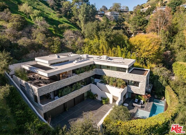 7681 Willow Glen Road, Los Angeles, CA 90046