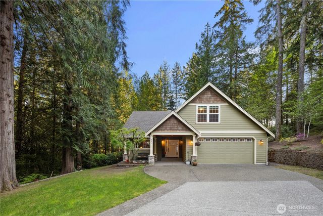 981 E Lakeshore Dr, Allyn, WA 98524
