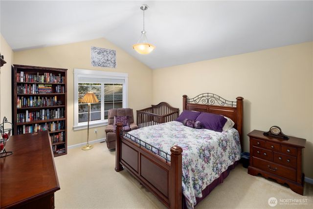 981 E Lakeshore Dr, Allyn, WA 98524