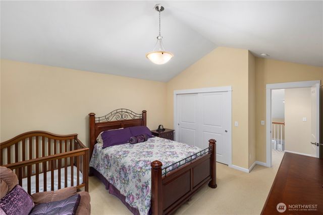981 E Lakeshore Dr, Allyn, WA 98524