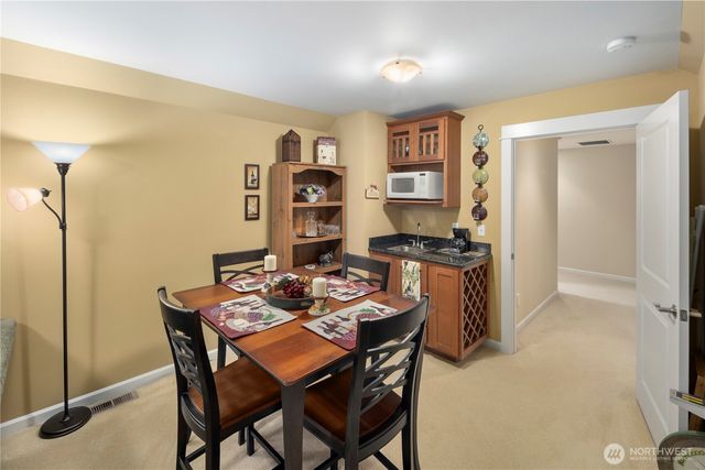 981 E Lakeshore Dr, Allyn, WA 98524