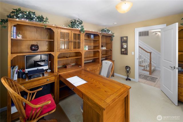 981 E Lakeshore Dr, Allyn, WA 98524