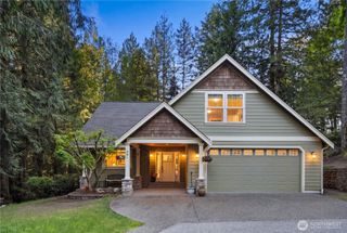 981 E Lakeshore Dr, Allyn, WA 98524