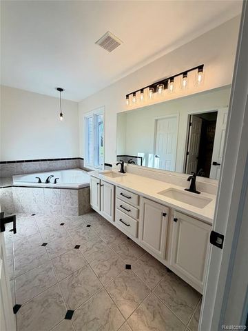 3298 Habitat Trail, Pinckney, MI 48169
