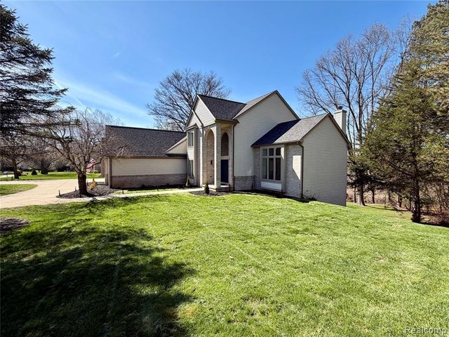 3298 Habitat Trail, Pinckney, MI 48169