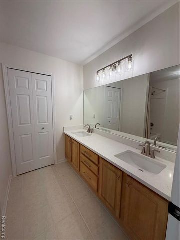 3298 Habitat Trail, Pinckney, MI 48169