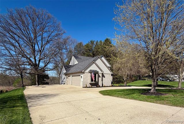 3298 Habitat Trail, Pinckney, MI 48169