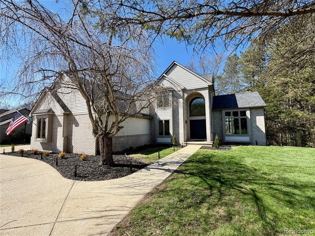 3298 Habitat Trail, Pinckney, MI 48169