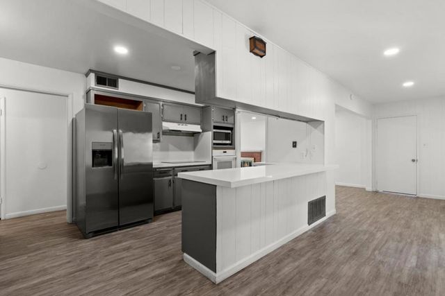 190 W Mckenzie Avenue, Stockton, CA 95204