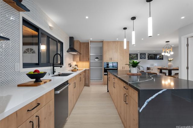 1193 Kika Place, Kailua, HI 96734